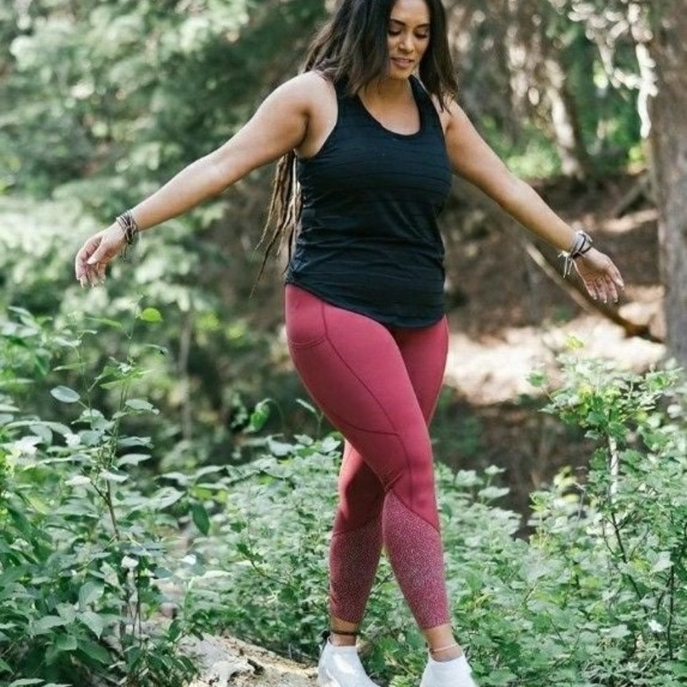 Zyia Merlot Reflective Leggings NWT